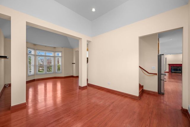 155 Lilac Lane, Wheeling, IL 60090