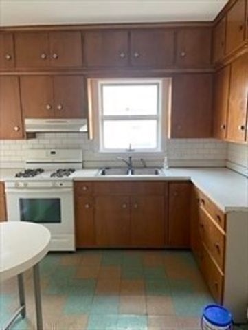 149 Wood St 1, New Bedford, MA 02745