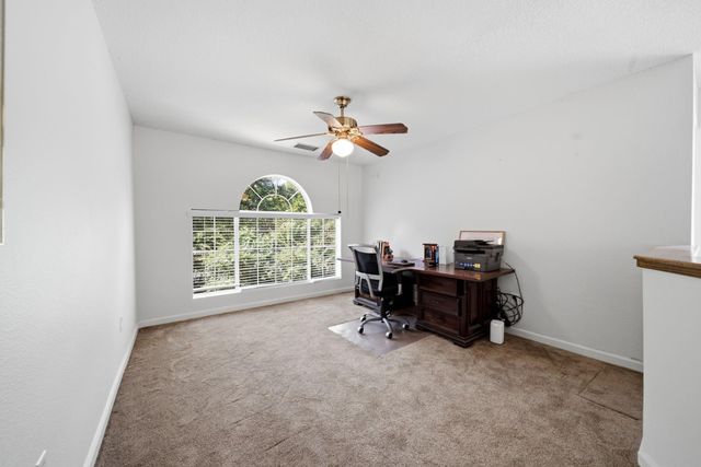 96 E Lakeridge Drive, The Woodlands, TX 77381
