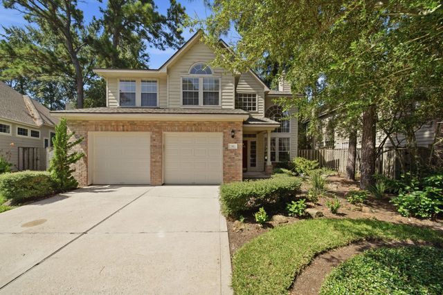 96 E Lakeridge Drive, The Woodlands, TX 77381