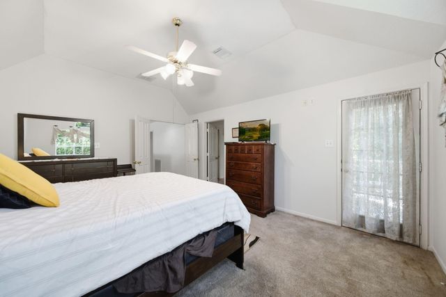 96 E Lakeridge Drive, The Woodlands, TX 77381
