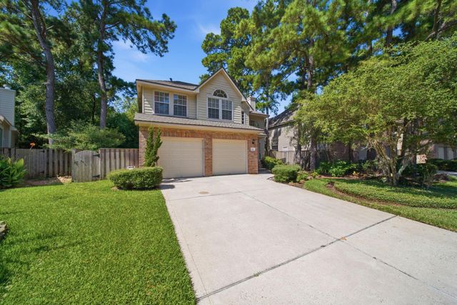 96 E Lakeridge Drive, The Woodlands, TX 77381