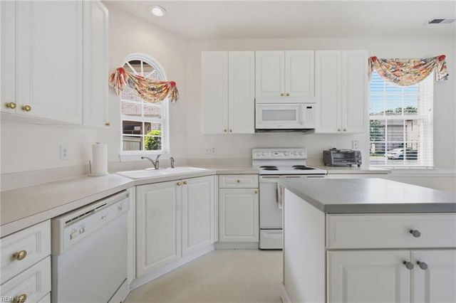 1728 Honorary CT, Virginia Beach, VA 23454