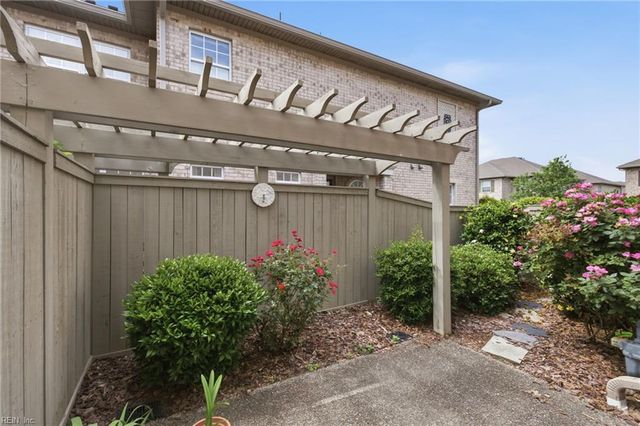 1728 Honorary CT, Virginia Beach, VA 23454