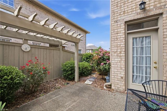 1728 Honorary CT, Virginia Beach, VA 23454