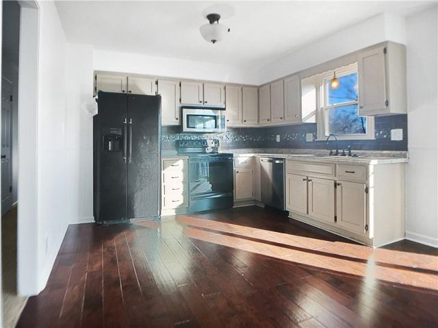 1101 W Elm Terrace, Olathe, KS 66061