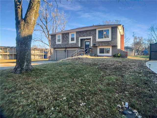 1101 W Elm Terrace, Olathe, KS 66061