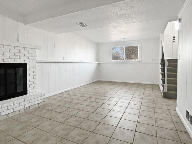 1101 W Elm Terrace, Olathe, KS 66061