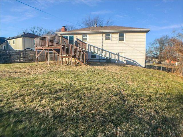 1101 W Elm Terrace, Olathe, KS 66061