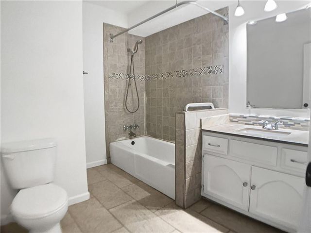 1101 W Elm Terrace, Olathe, KS 66061