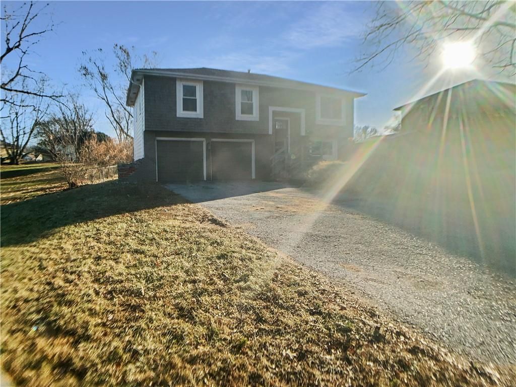 1101 W Elm Terrace, Olathe, KS 66061