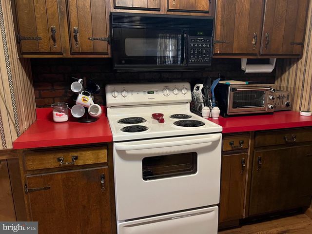404 MAURICE ST, Millville, NJ 08332