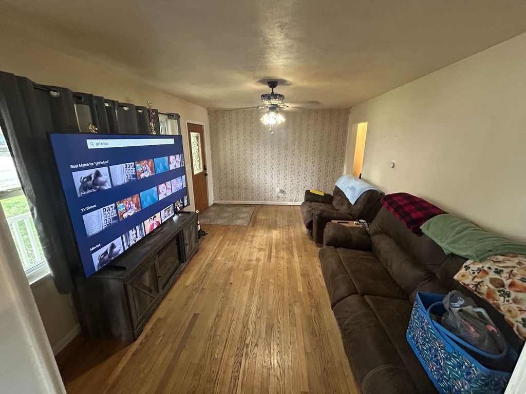Image 6 of property listing at 11 Holiday Terrace, Centralia, IL 62801