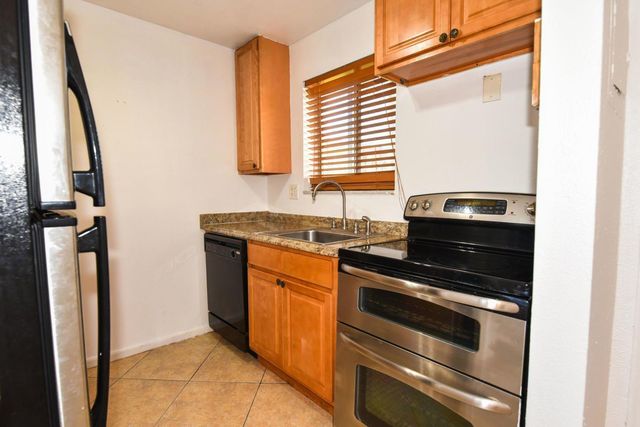 6054 FOREST HILL Boulevard 103, West Palm Beach, FL 33415