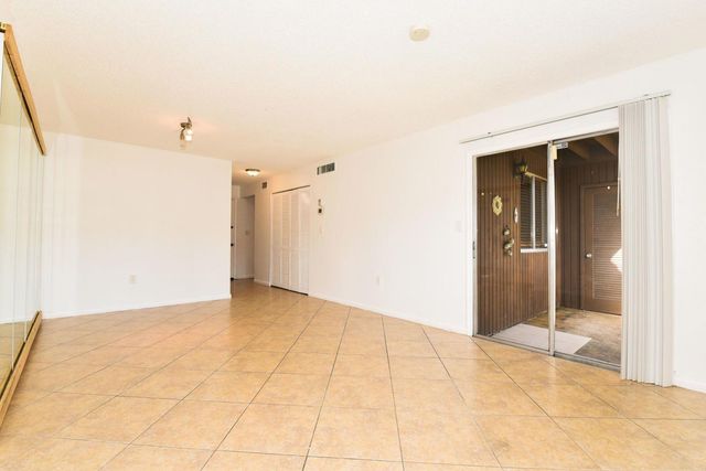 6054 FOREST HILL Boulevard 103, West Palm Beach, FL 33415