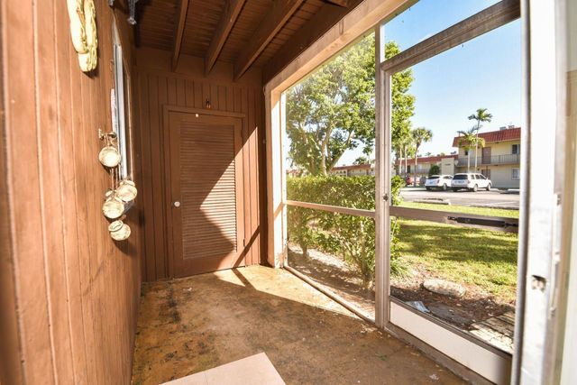 6054 FOREST HILL Boulevard 103, West Palm Beach, FL 33415