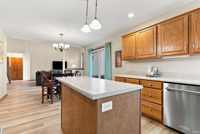 6302 Treasure Cove, Fort Wayne, IN 46835