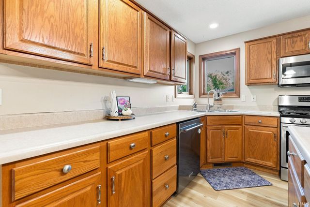 6302 Treasure Cove, Fort Wayne, IN 46835