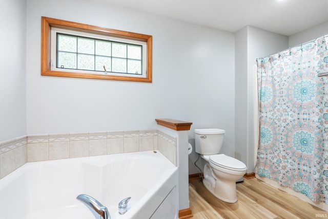 6302 Treasure Cove, Fort Wayne, IN 46835