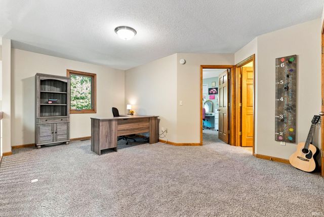 6302 Treasure Cove, Fort Wayne, IN 46835