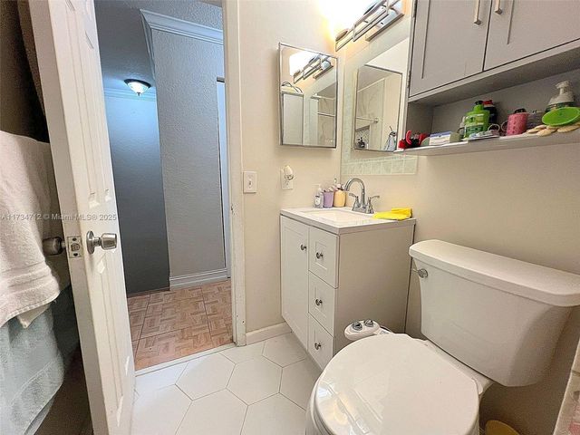 15685 SW 84th Ter 801, Miami, FL 33193