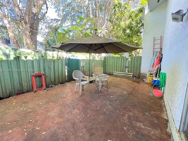 15685 SW 84th Ter 801, Miami, FL 33193