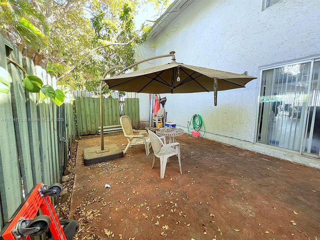 15685 SW 84th Ter 801, Miami, FL 33193