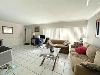 15685 SW 84th Ter 801, Miami, FL 33193