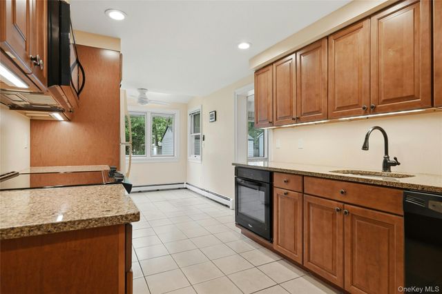 2 Cub Road, South Setauket, NY 11720