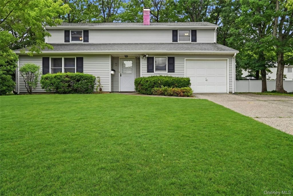 2 Cub Road, South Setauket, NY 11720