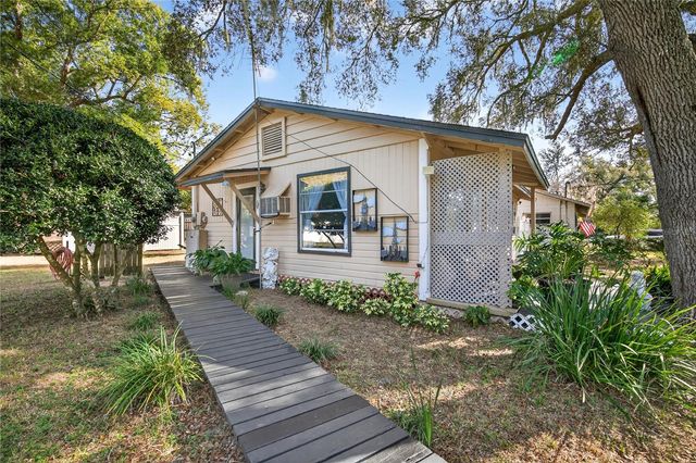 31302 ORANGE STREET, Sorrento, FL 32776