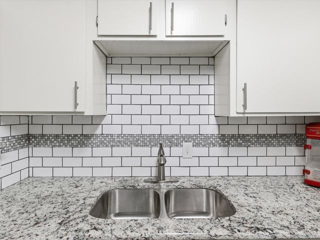 2040 Oakwood Court, Arlington, TX 76012