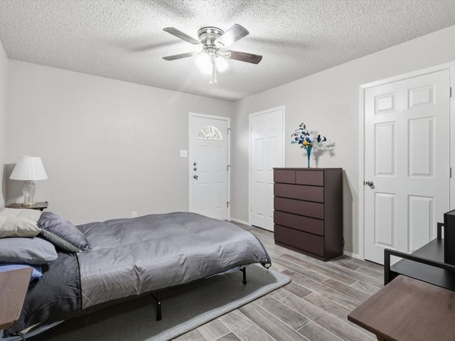 2040 Oakwood Court, Arlington, TX 76012