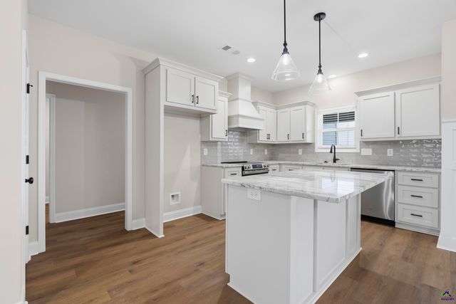 202 Sugar Creek Trail, Perry, GA 31069