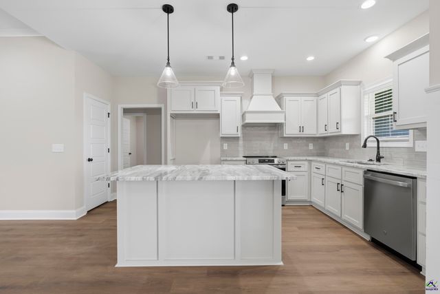 202 Sugar Creek Trail, Perry, GA 31069