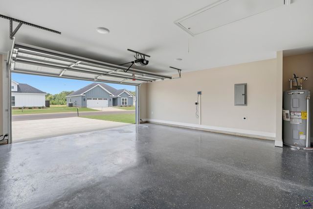 202 Sugar Creek Trail, Perry, GA 31069