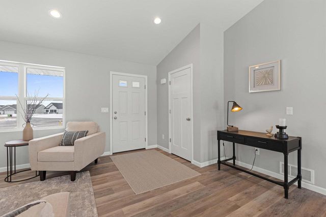 2662 LAWRENCE LANE, Neenah, WI 54956