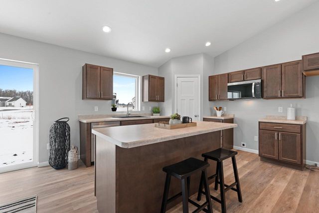 2662 LAWRENCE LANE, Neenah, WI 54956