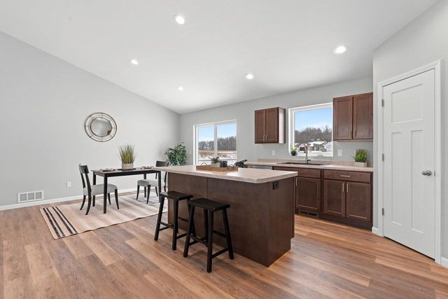 2662 LAWRENCE LANE, Neenah, WI 54956