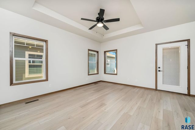 2413 E Tinley St Street, Brandon, SD 57005