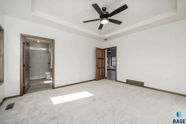 2413 E Tinley St Street, Brandon, SD 57005