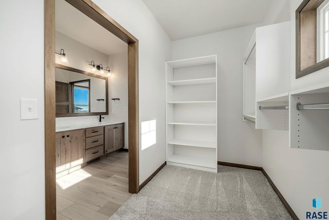 2413 E Tinley St Street, Brandon, SD 57005