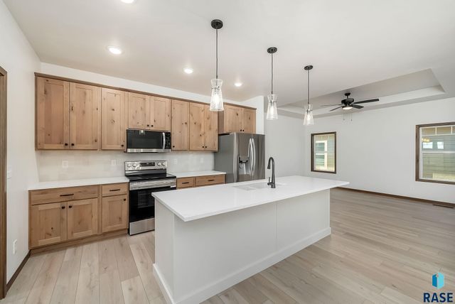 2413 E Tinley St Street, Brandon, SD 57005