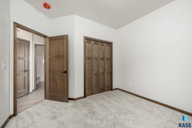 2413 E Tinley St Street, Brandon, SD 57005