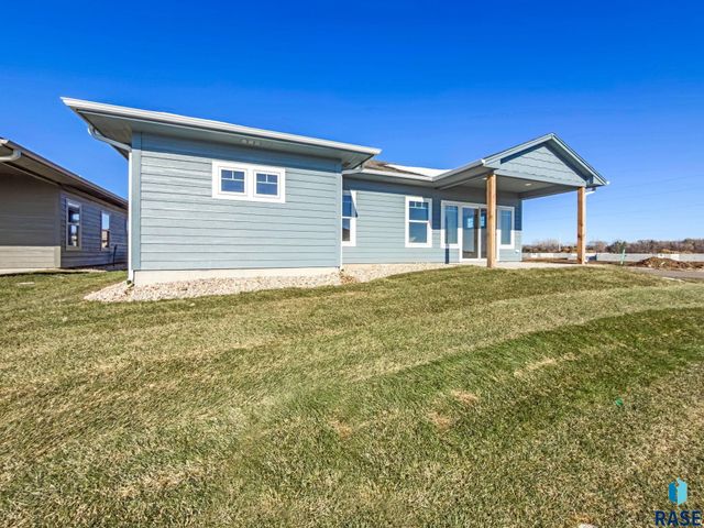 2413 E Tinley St Street, Brandon, SD 57005