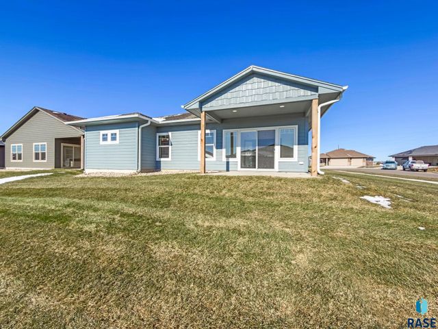 2413 E Tinley St Street, Brandon, SD 57005