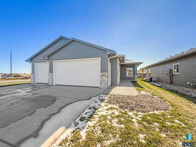 2413 E Tinley St Street, Brandon, SD 57005