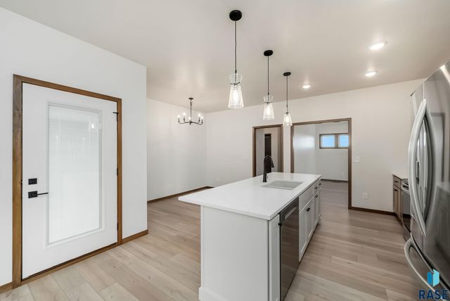 2413 E Tinley St Street, Brandon, SD 57005