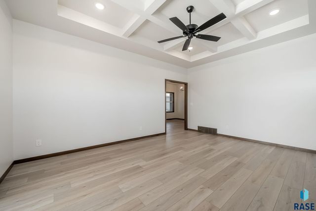 2413 E Tinley St Street, Brandon, SD 57005