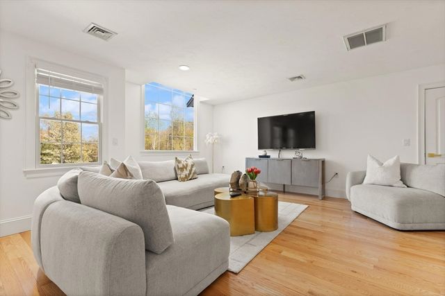 47 Symphony Dr, Easton, MA 02356